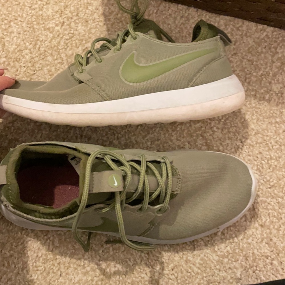 Nike tennis shoes army green
